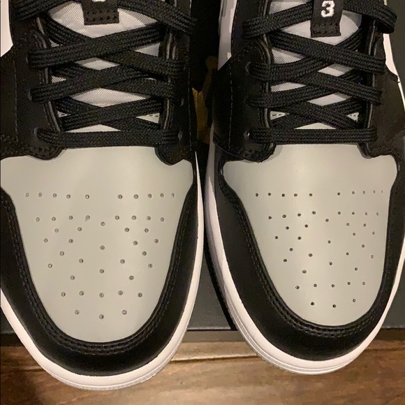 Air Jordan 1 Low Black Smoke Grey - Picture 2 of 6